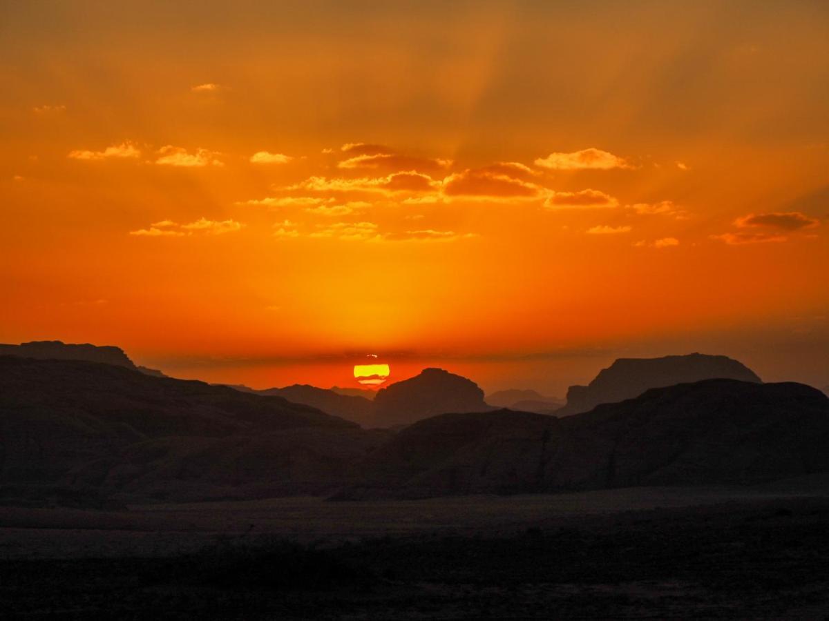 Hotel Bedouin Nights Camp Wadi Rum Esterno foto