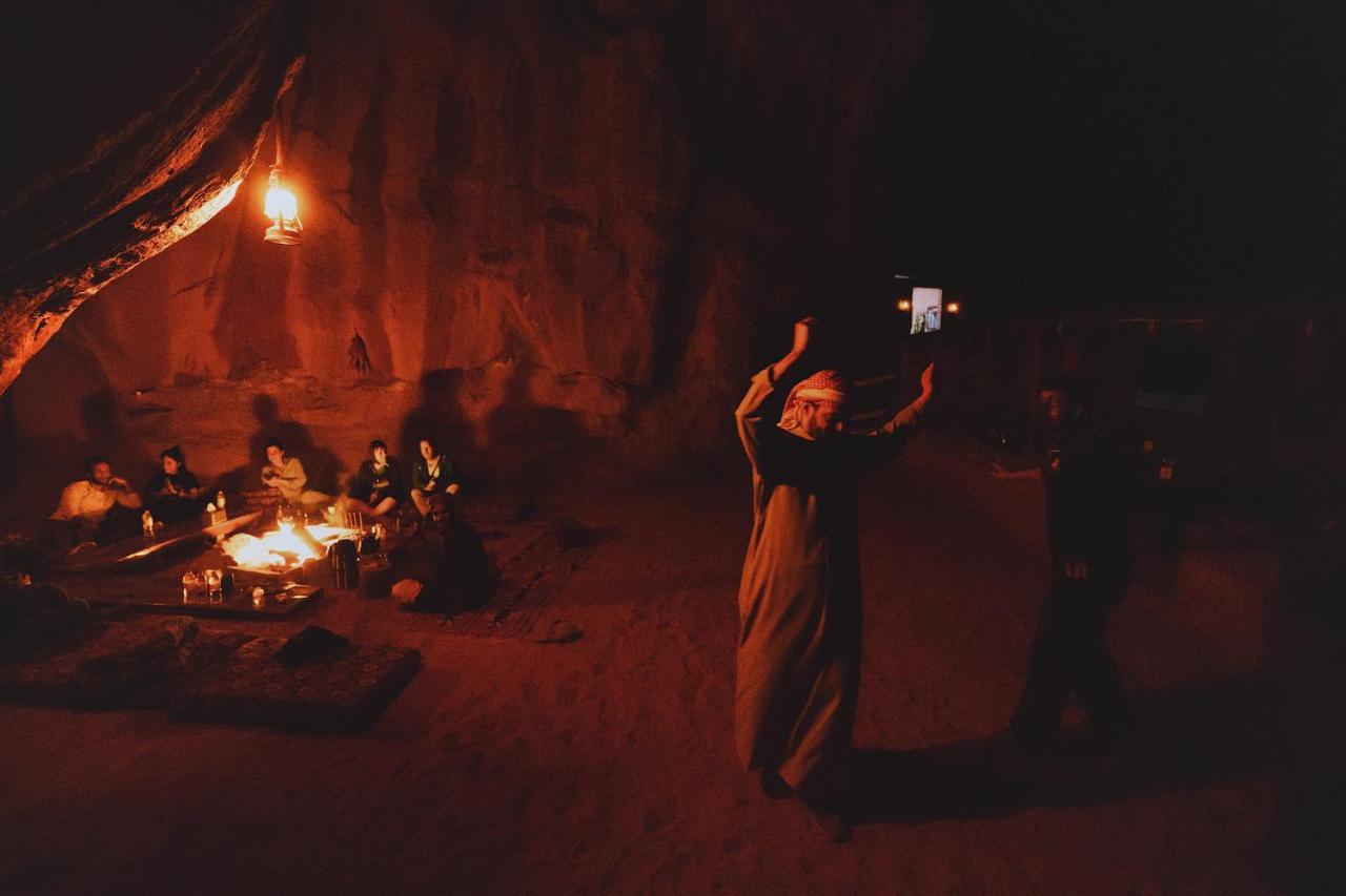 Bedouin Nights Camp Hotel Wadi Rum Esterno foto