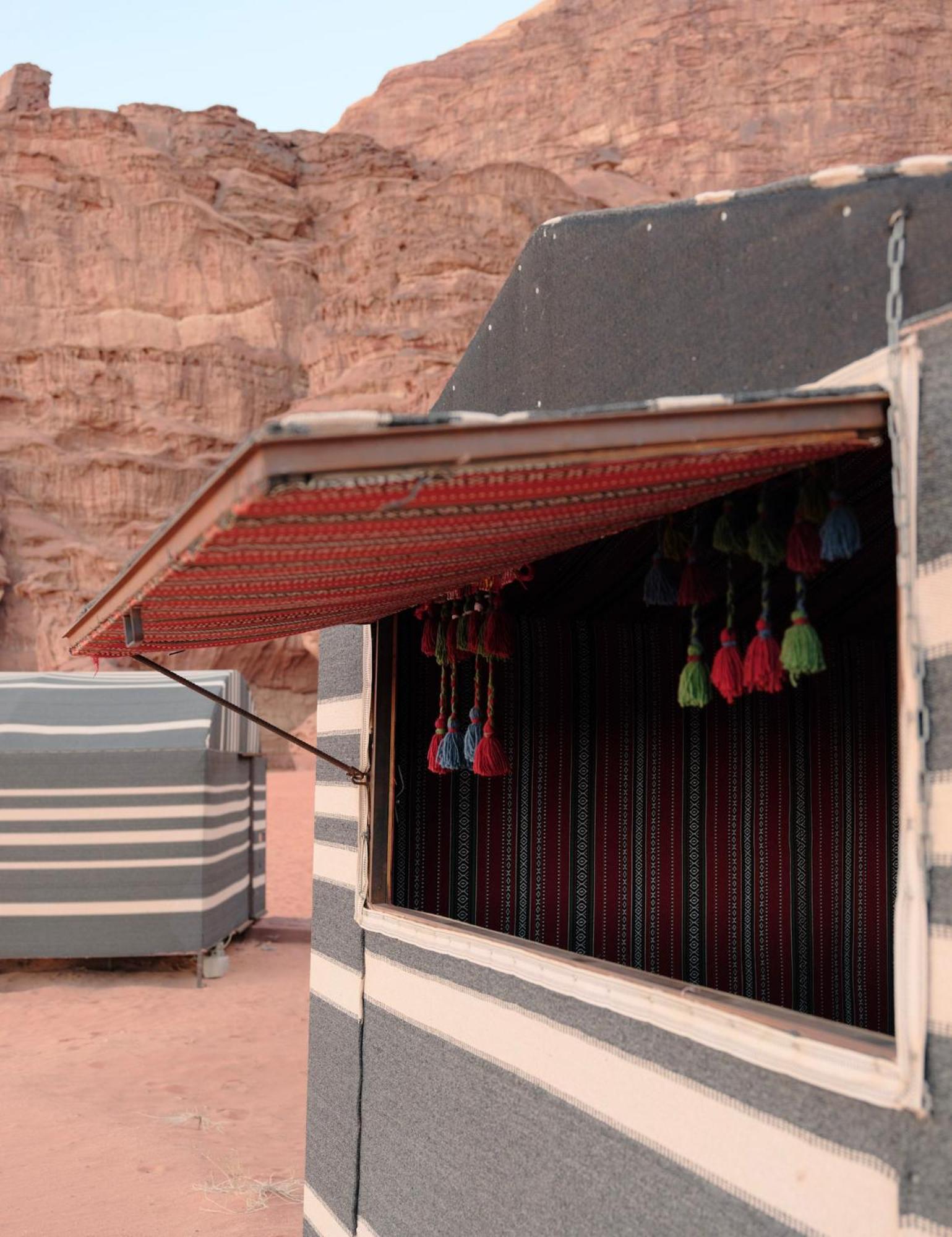 Bedouin Nights Camp Hotel Wadi Rum Esterno foto